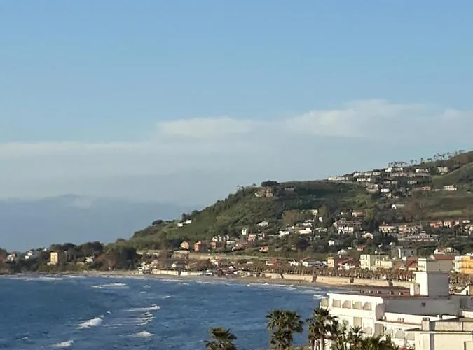 Dafne 住宿加早餐酒店 3*